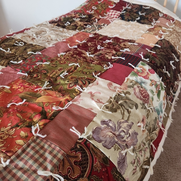 HANDMADE Quilt Patchwork Muslin Backing Tied Country Farmhouse Cottage 48 x 60 - Picture 3 of 10